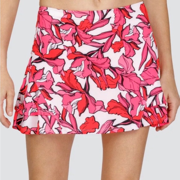 NWT. Luxury activewear brand Tail ‘Hanna’ skort w/ comfy short & UPF 50+ - Picture 3 of 7